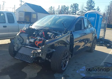 2025 Tesla Model Y Long Range Dual Motor Rear-Wheel Drive from USA, damaged, VIN 7SAYGDED4SA357882